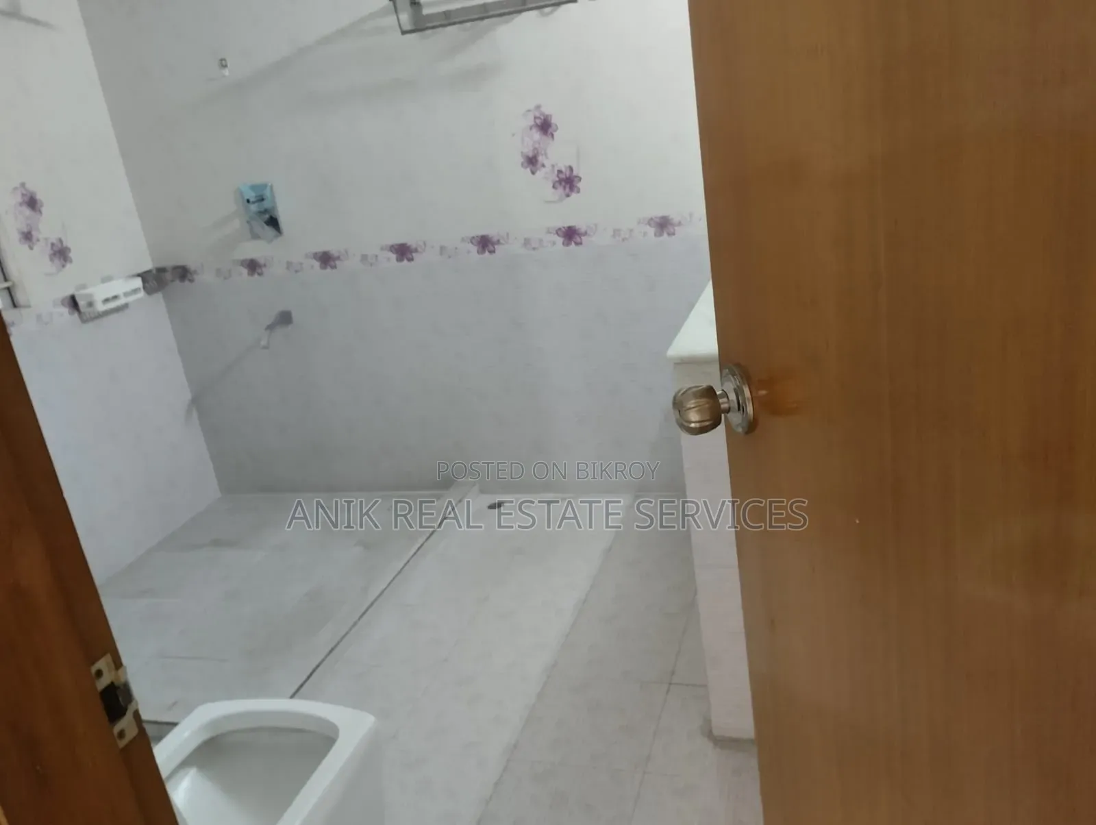 4-bedroom Apartment in Anik Real Estate, Banani for Rent