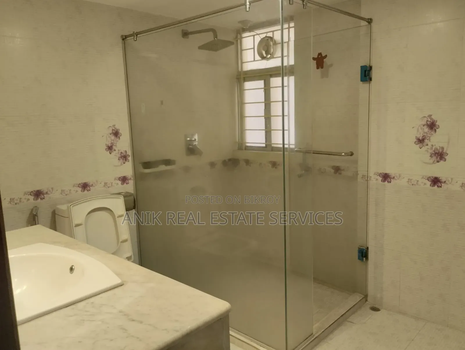 4-bedroom Apartment in Anik Real Estate, Banani for Rent