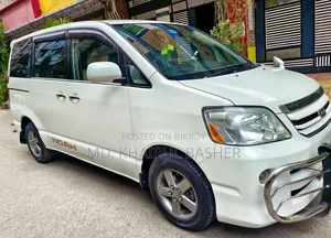 Toyota Noah 2004 Pearl