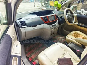 Toyota Noah 2004 Pearl