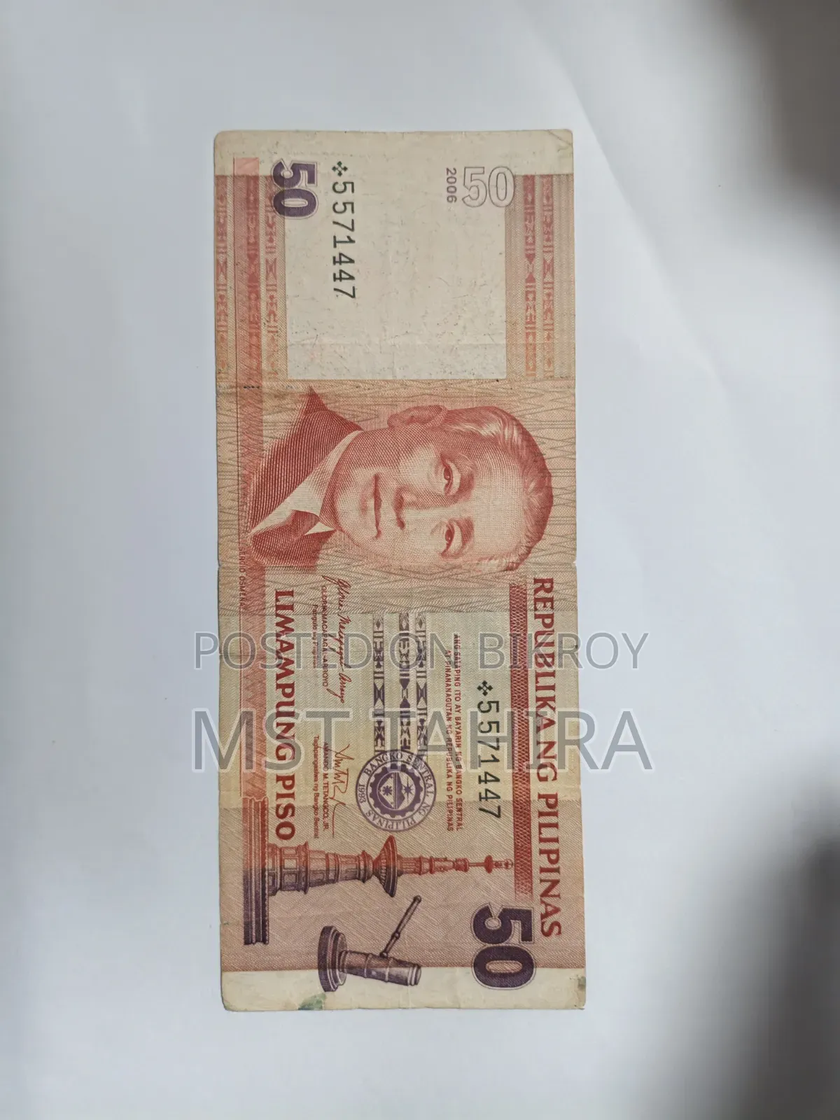 Note collection of various countries for collectors.