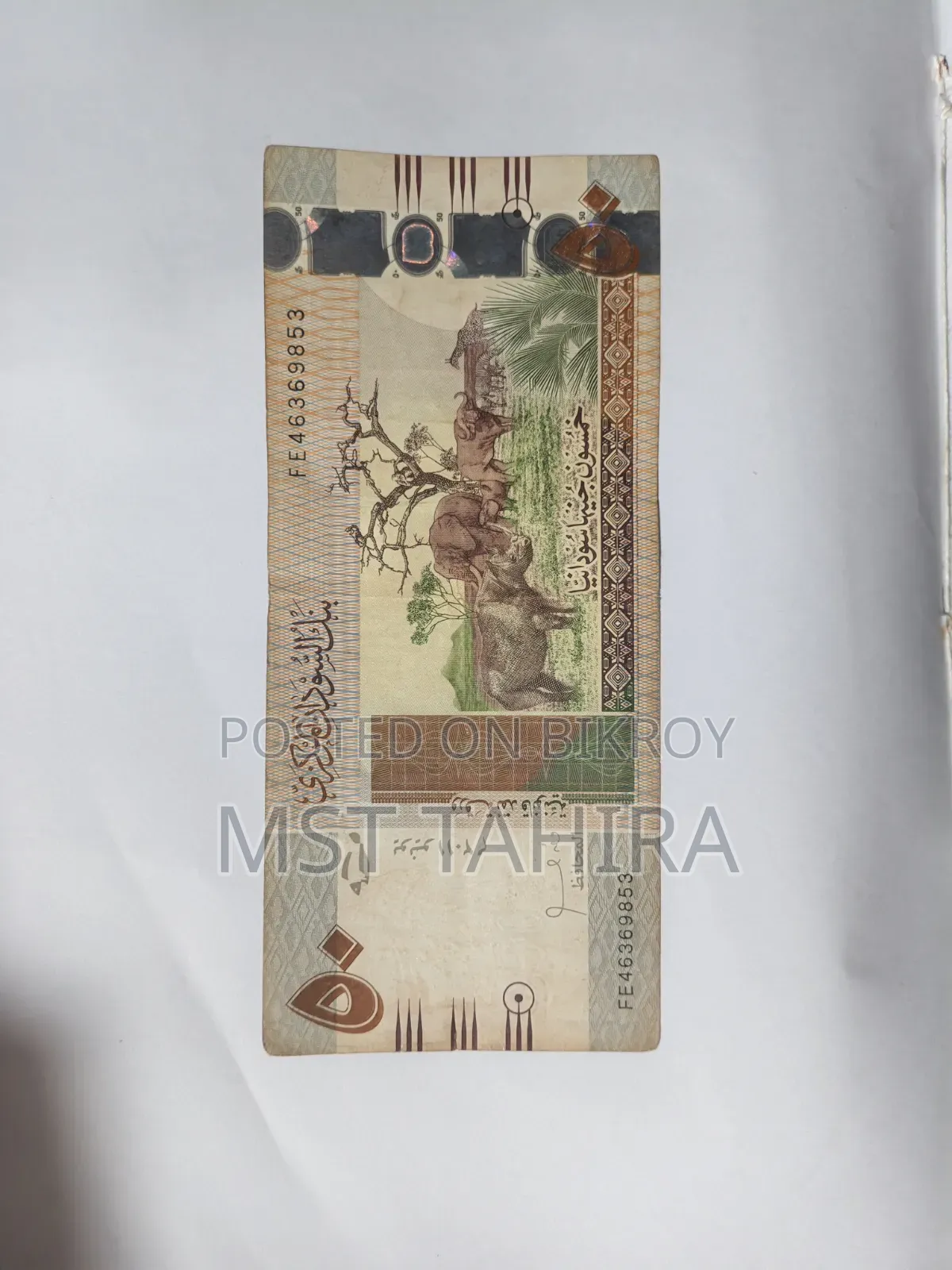 Note collection of various countries for collectors.