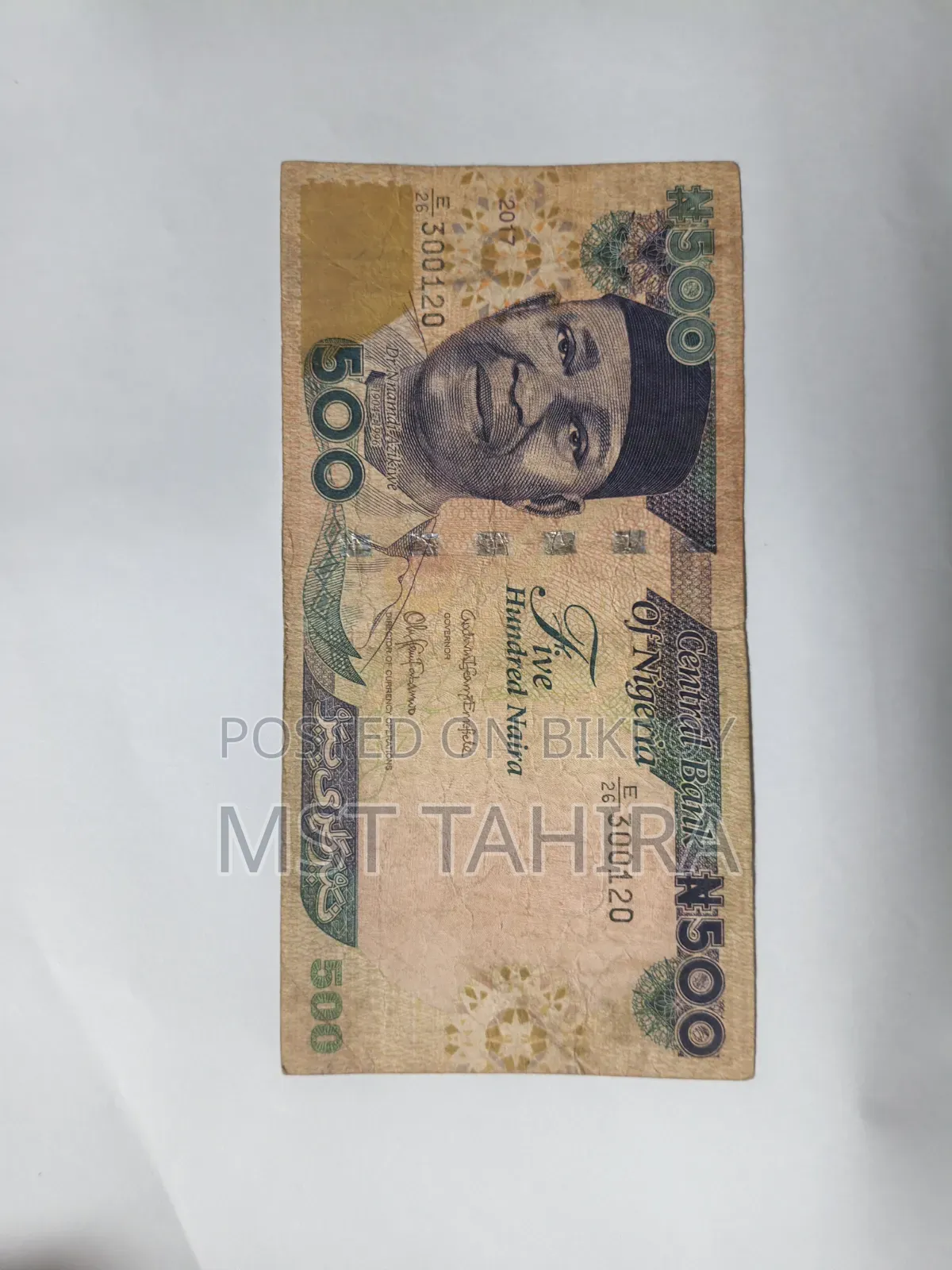 Note collection of various countries for collectors.