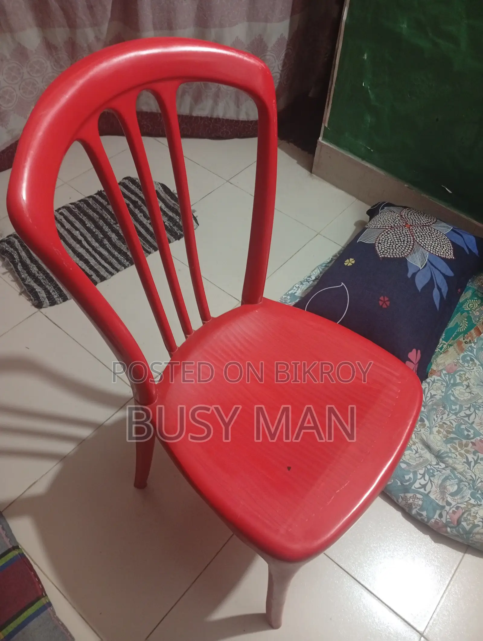 রিডিং চেয়ার বিক্রির জন্য