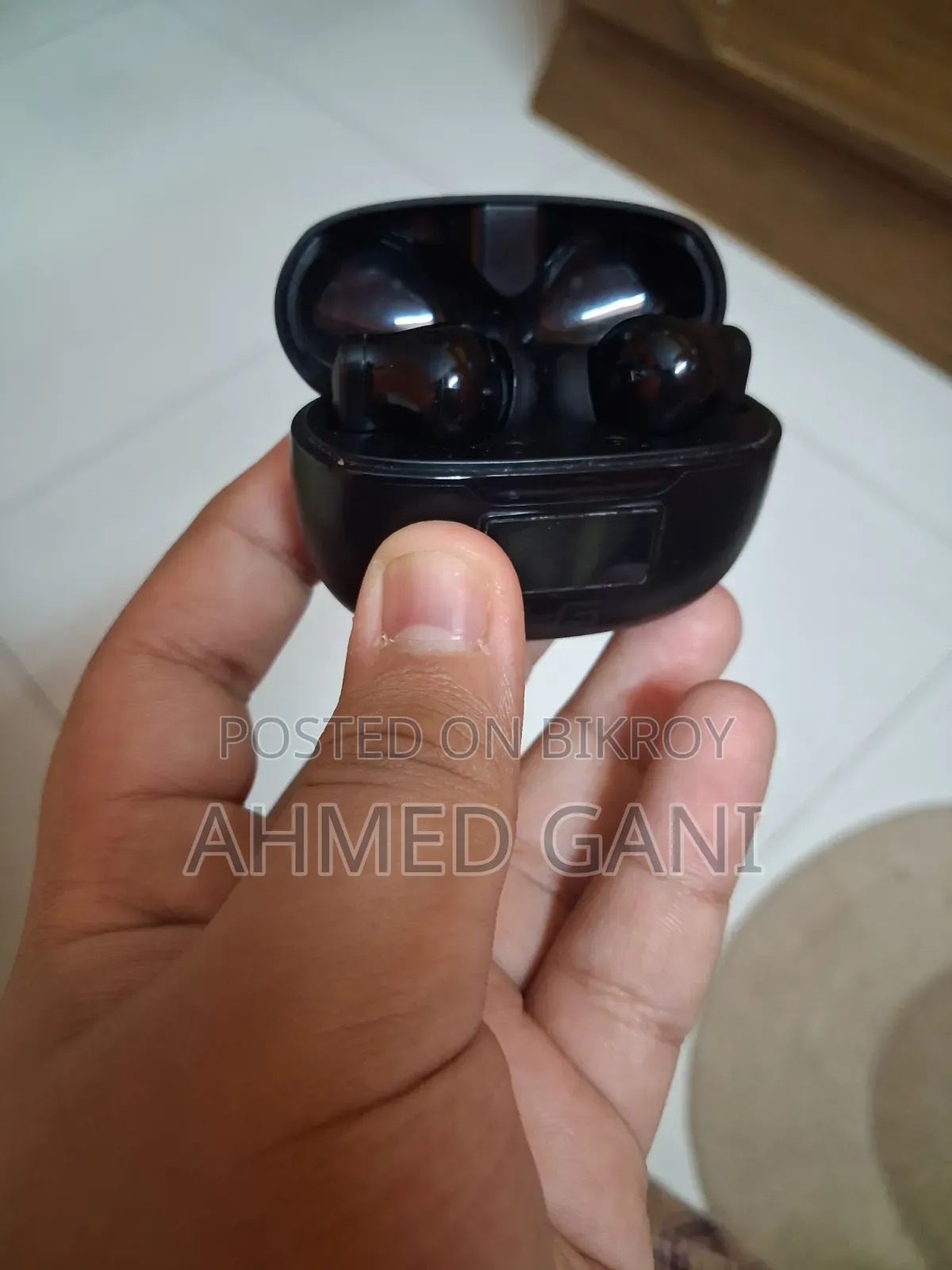 Weaess Ear Buds HG-A10 LED Display