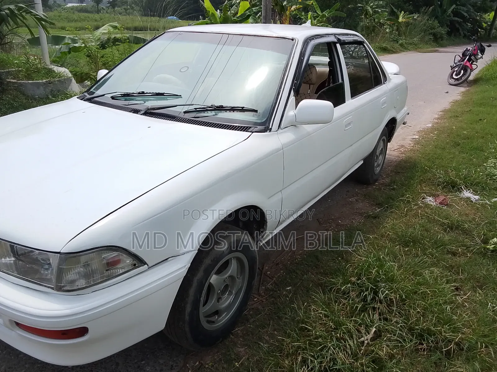 Toyota Corolla 1997 White