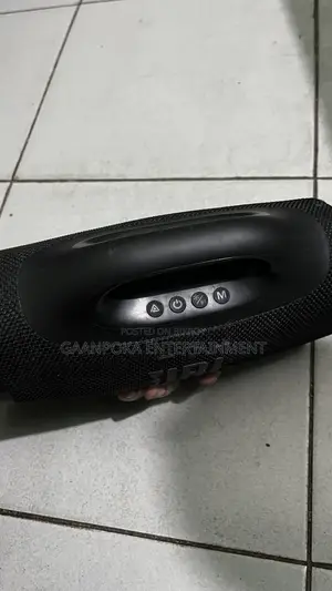 JBL Boombox 4