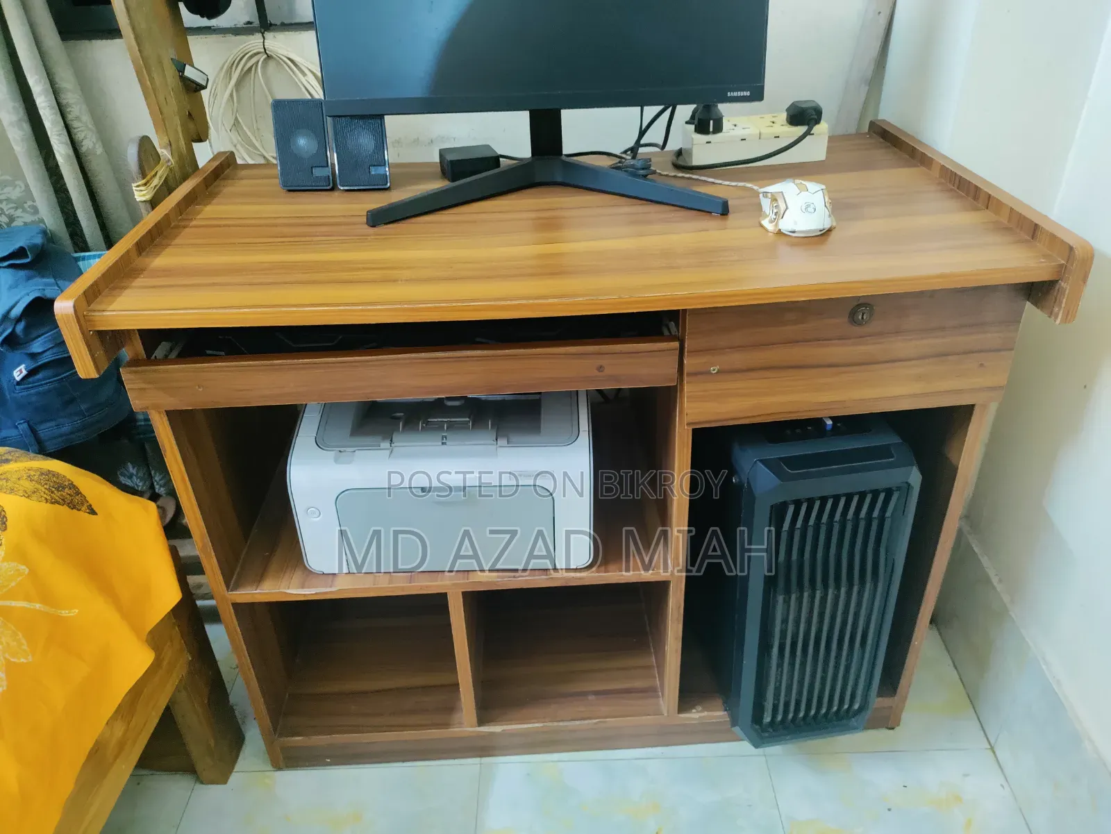 সুন্দর ডিজাইনের কম্পিউটার টেবিল বিক্রি করবো