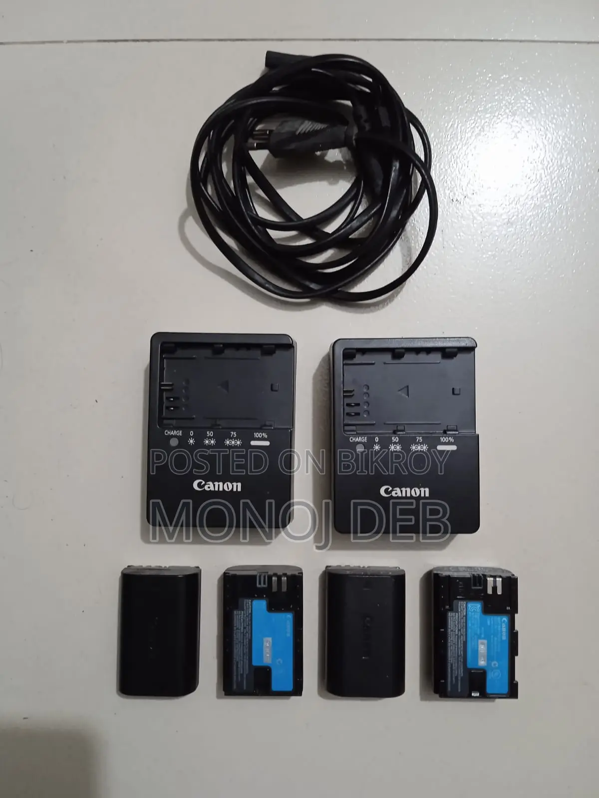 ৪টা Canon Lp-E6 ব্যাটারি + ২টা চার্জার