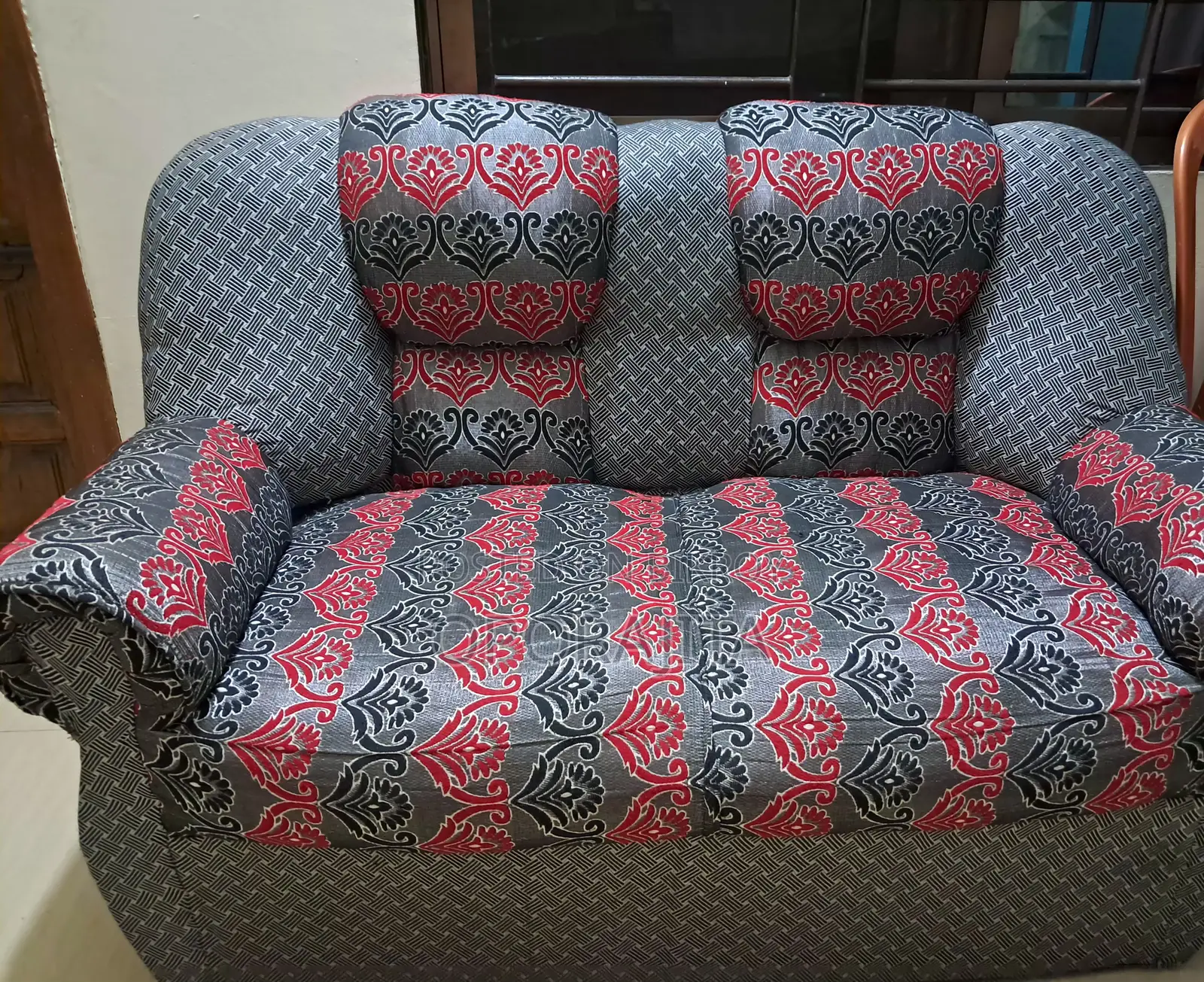 Sofa Set Urgent Sell