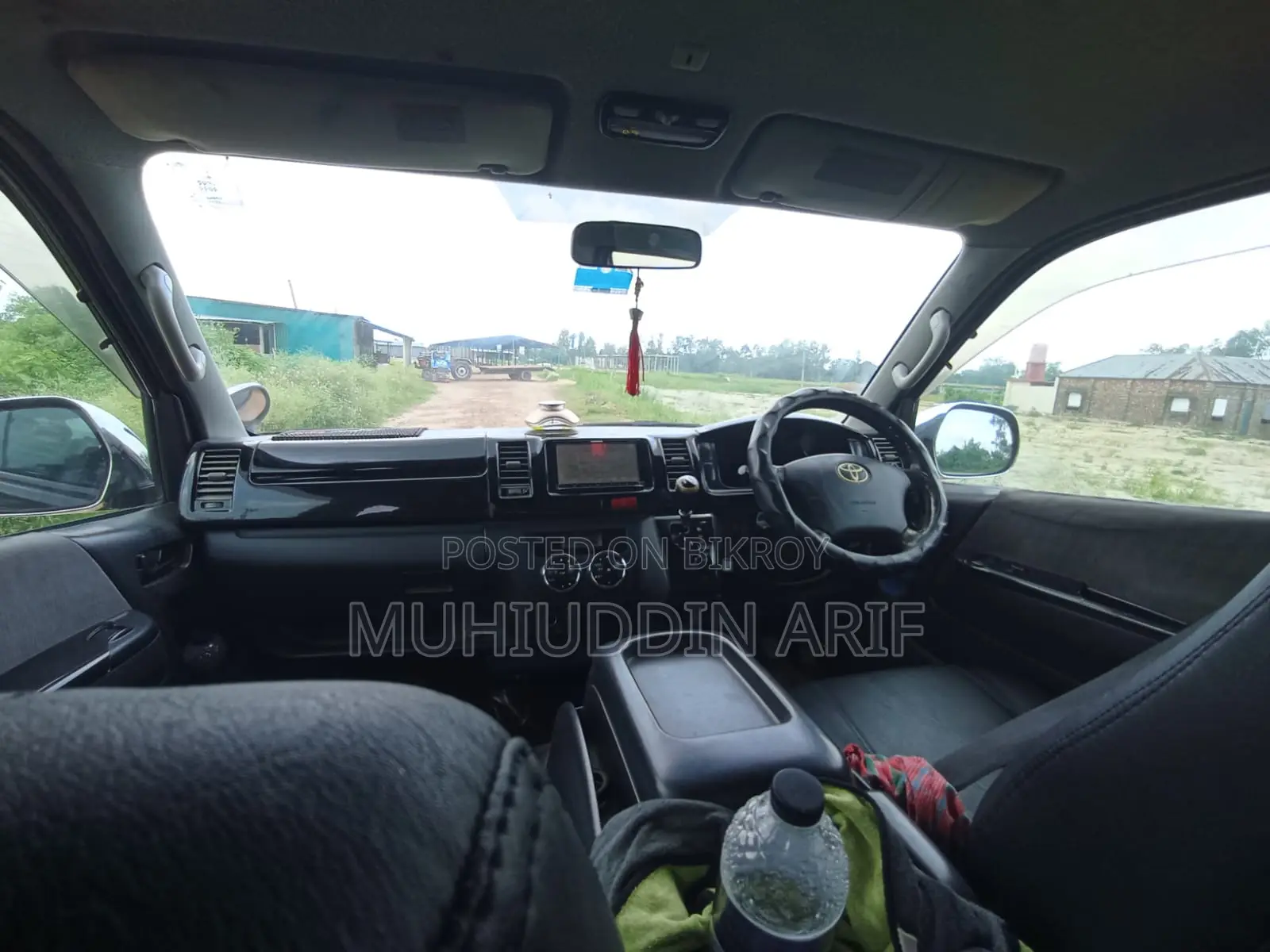 Toyota Grand HiAce 2002 Black