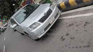 টয়োটা করোলা ২০০৪ সিলভার