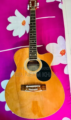 সেকেন্ড হ্যান্ড ক্ল্যাপটন গিটার জরুরি বিক্রয়ের জন্য
