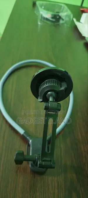 নেক হ্যাংগিং ফোন হোল্ডার, ম্যাগনেটিক সিস্টেম