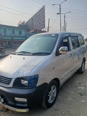 Toyota Noah 2005 Silver