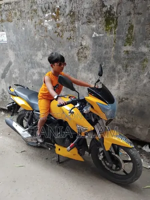 TVS Apache RTR 160 2V 2018 Yellow