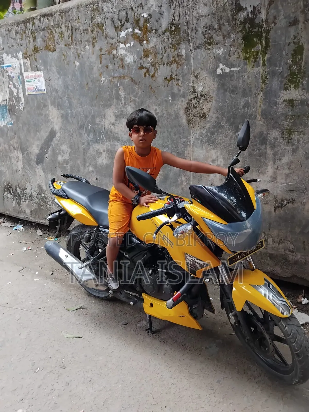 TVS Apache RTR 160 2V 2018 Yellow