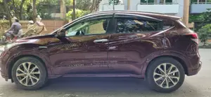 Honda Vezel 1.5 2WD 2015 Maroon