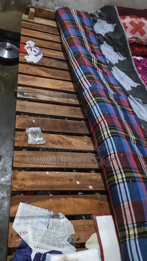 পাঁচ ফুট বাই ছয় ফিট ডাবল বেড চৌকি