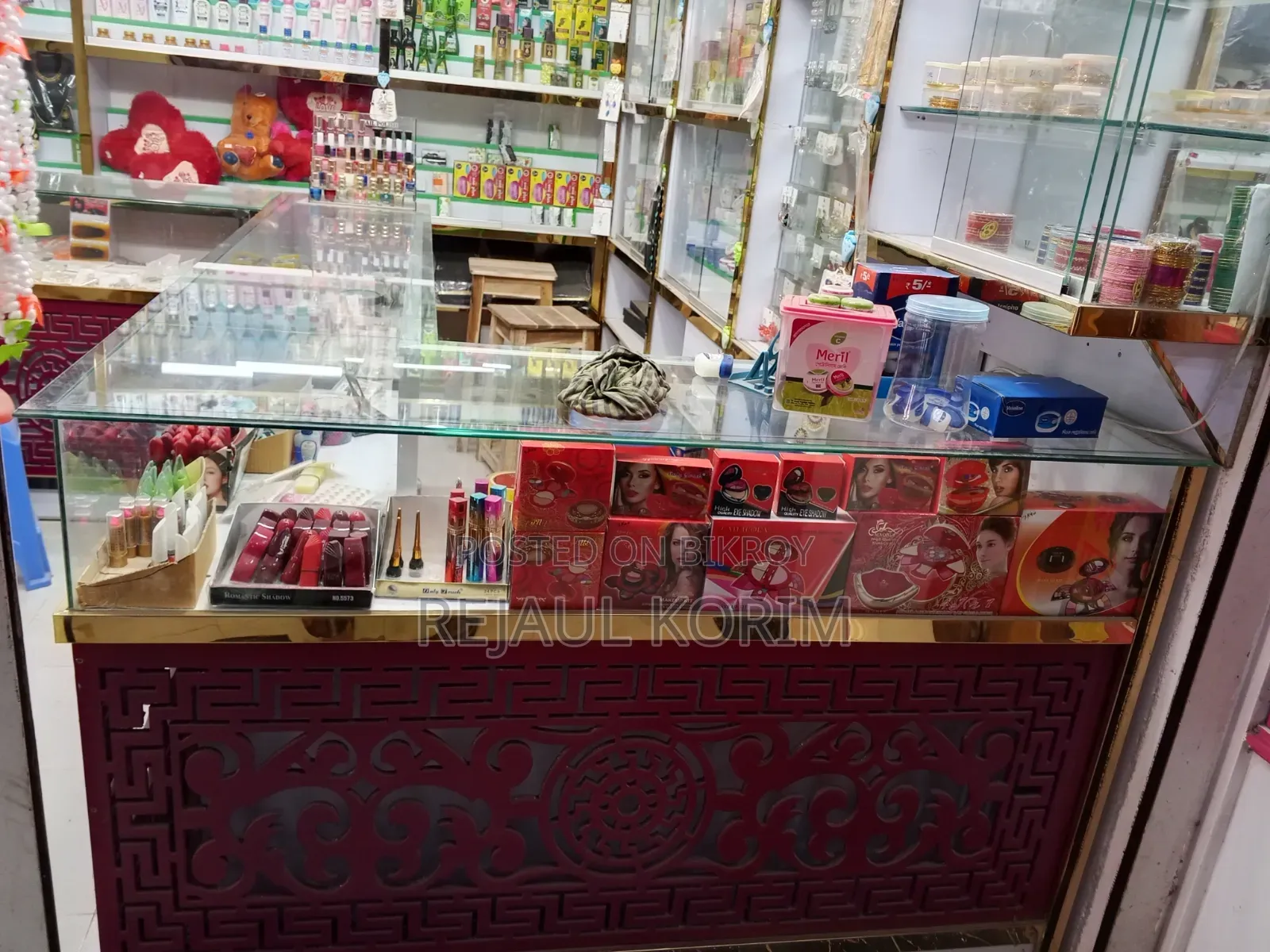 Cosmetics Stock and Decoration
