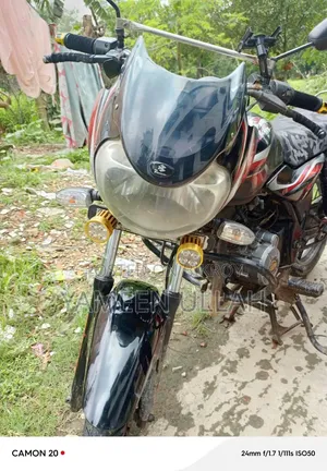 বাজাজ ডিসকভার ১০০ ২০১৩ কালো