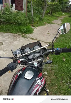 বাজাজ ডিসকভার ১০০ ২০১৩ কালো