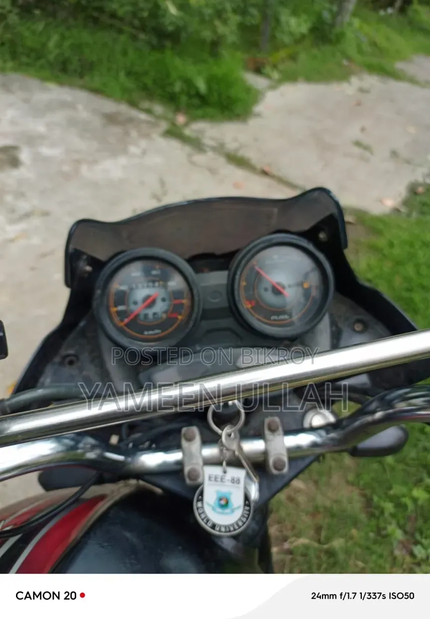 বাজাজ ডিসকভার ১০০ ২০১৩ কালো