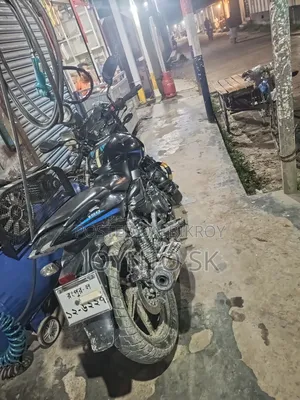 বাজাজ পালসার ১৫০ ২০২৪ ব্ল্যাক