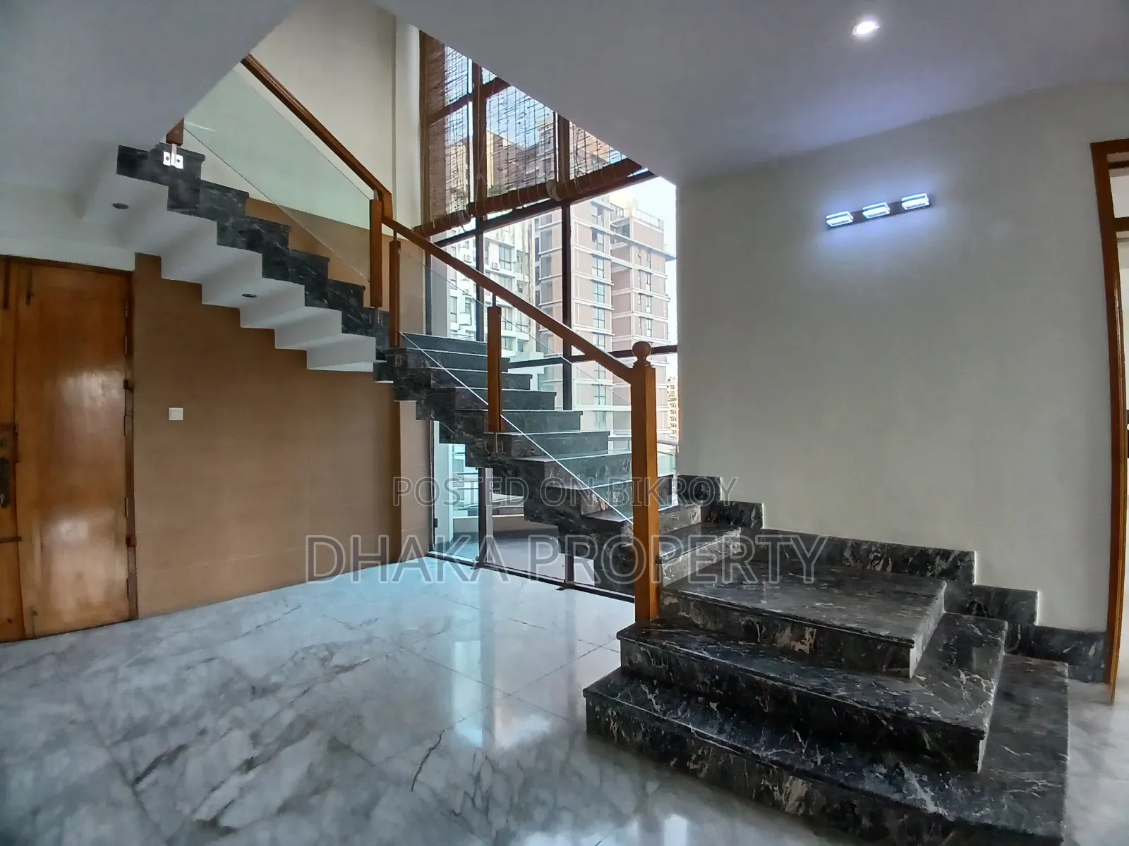 4-bedroom Apartment in Gulshan for rent