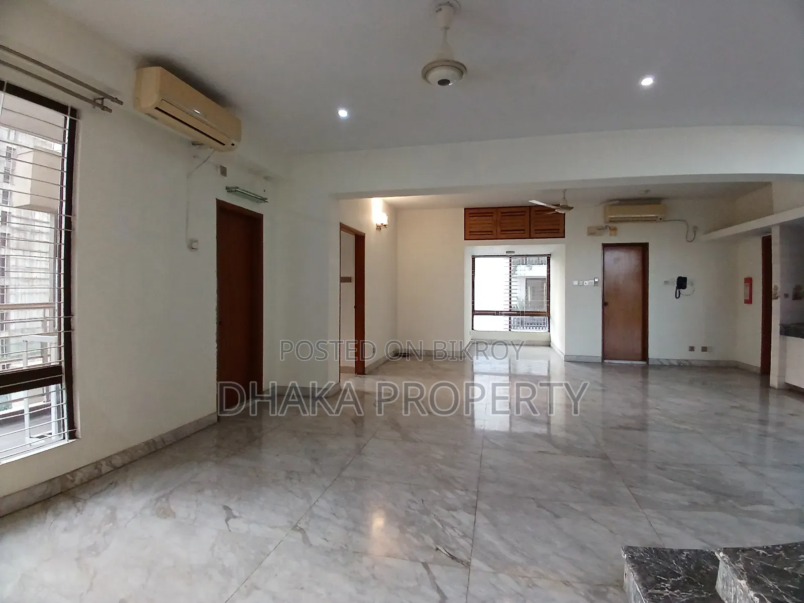 4-bedroom Apartment in Gulshan for rent