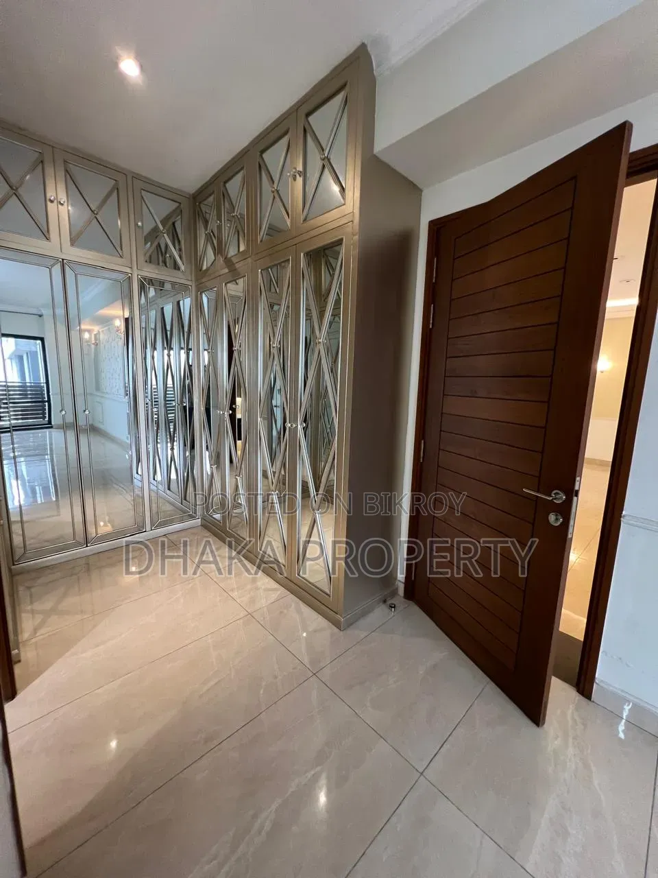 4-bedroom Apartment in Gulshan for rent