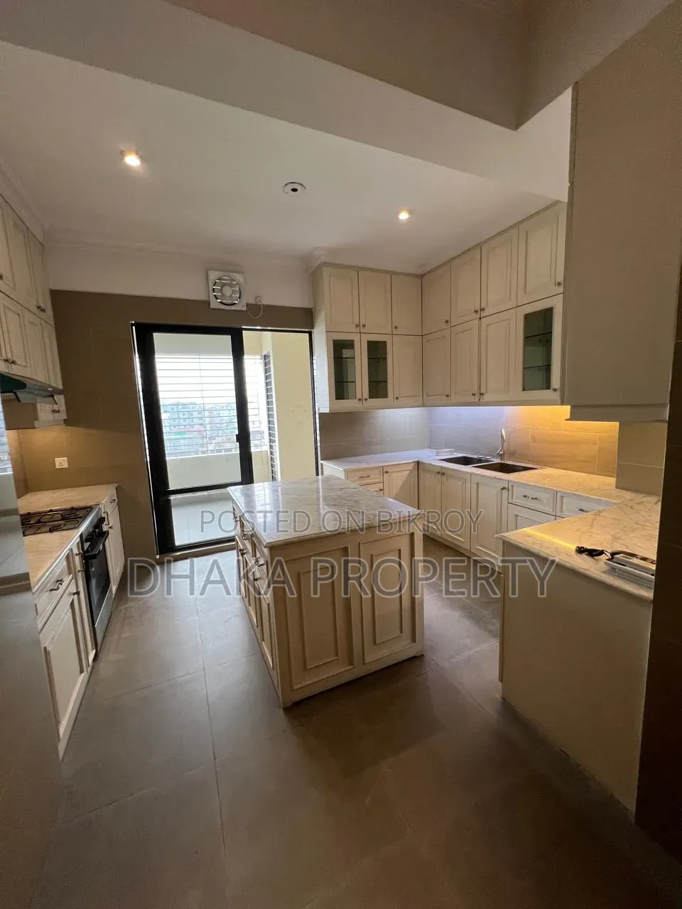 4-bedroom Apartment in Gulshan for rent