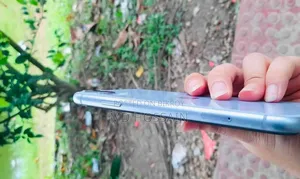 অ্যাপল আইফোন ১১ ৬৪ জিবি ব্লু
