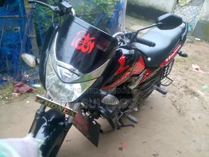 হোন্ডা সিবি ২০০৯ কালো