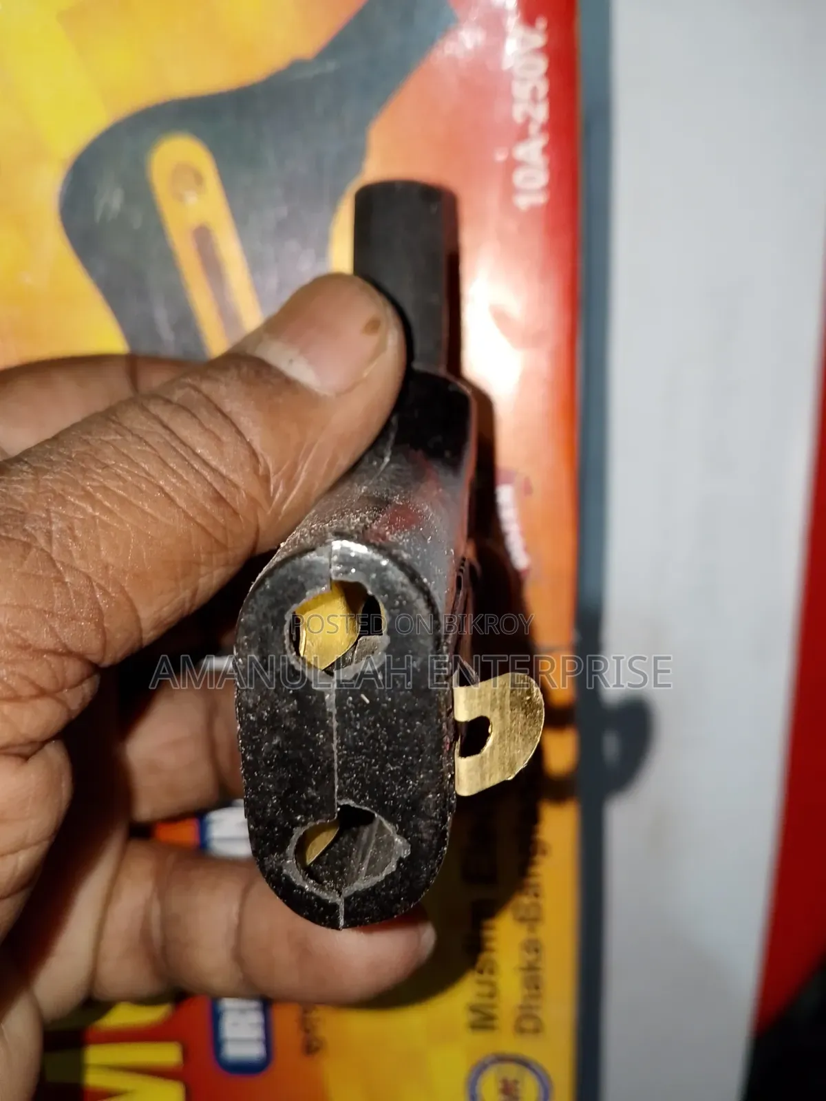 2-Pin Electric Plug | Right-Angle Female Iron Connector (05 Pcs)