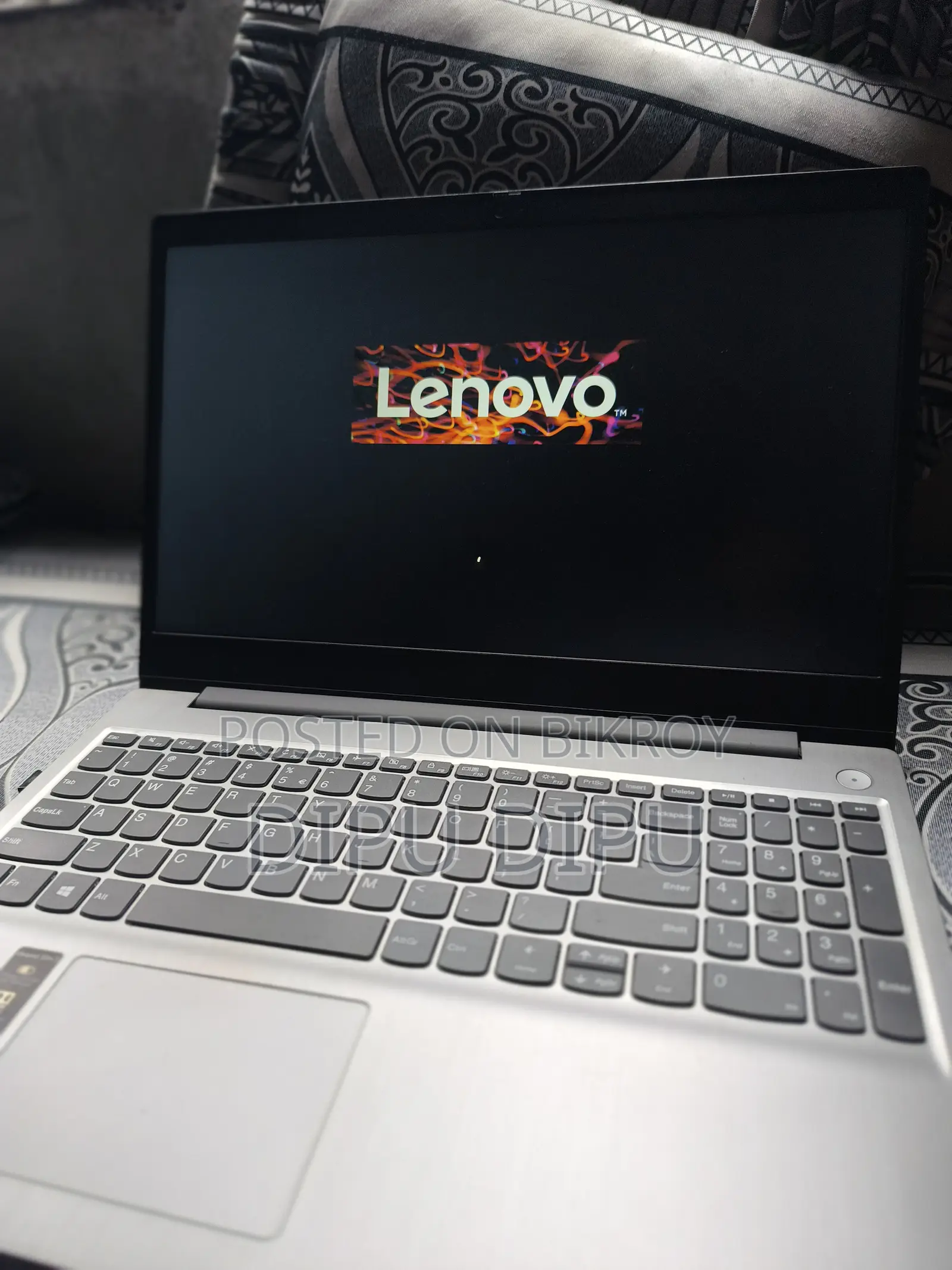 Laptop Lenovo Ideapad 3 8GB AMD Ryzen 5 HDD+SSD 1.5T