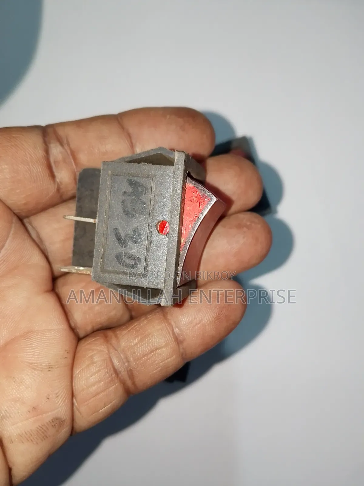 4-Pin Illuminated Red Rocker Switch (16A 250V AC) | Buy Online(2 Pcs)