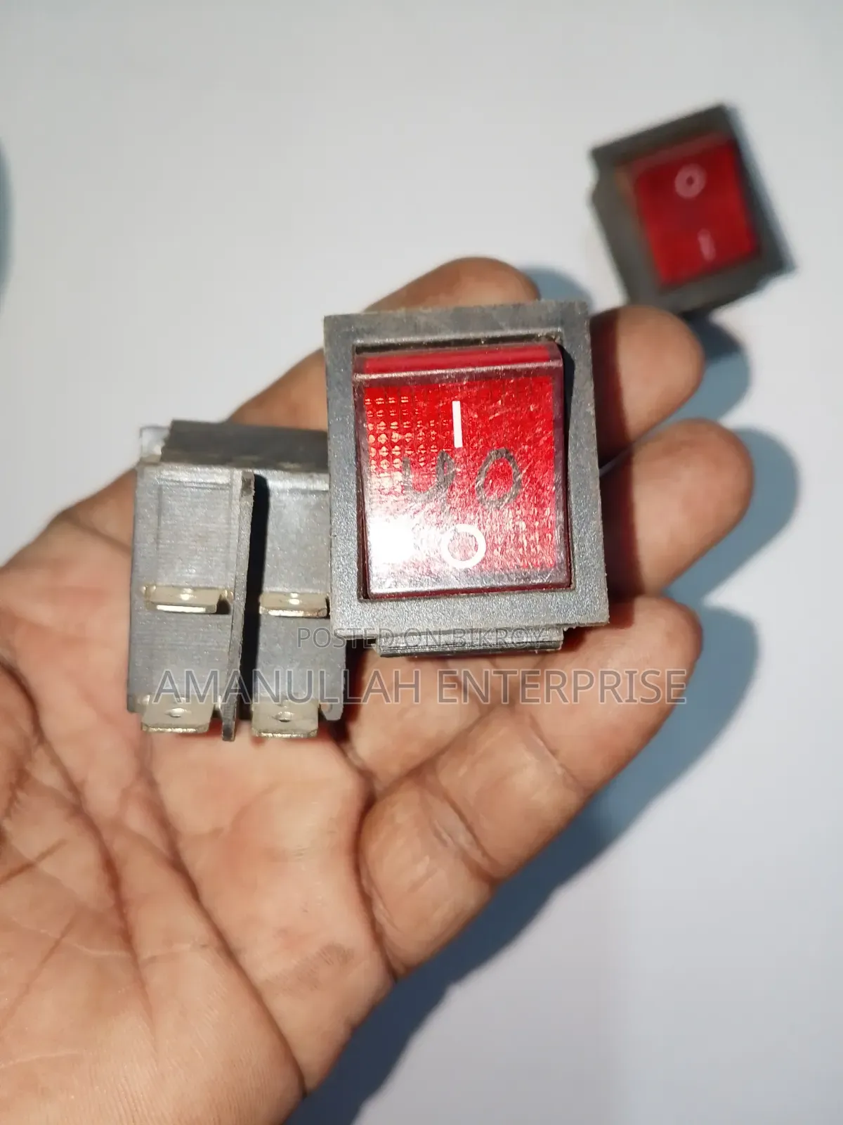 4-Pin Illuminated Red Rocker Switch (16A 250V AC) | Buy Online(2 Pcs)
