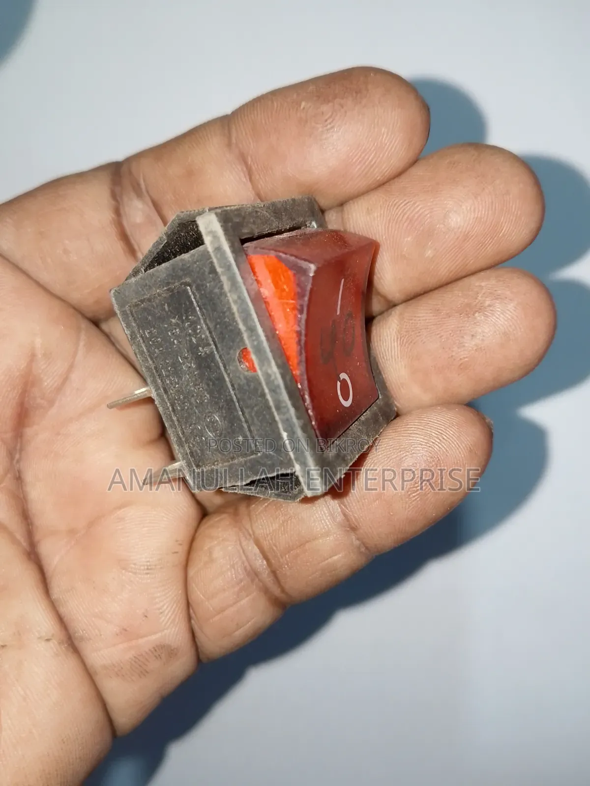 4-Pin Illuminated Red Rocker Switch (16A 250V AC) | Buy Online(2 Pcs)