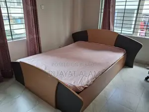 বিছানা এবং তোশক বিক্রয়ের জন্য