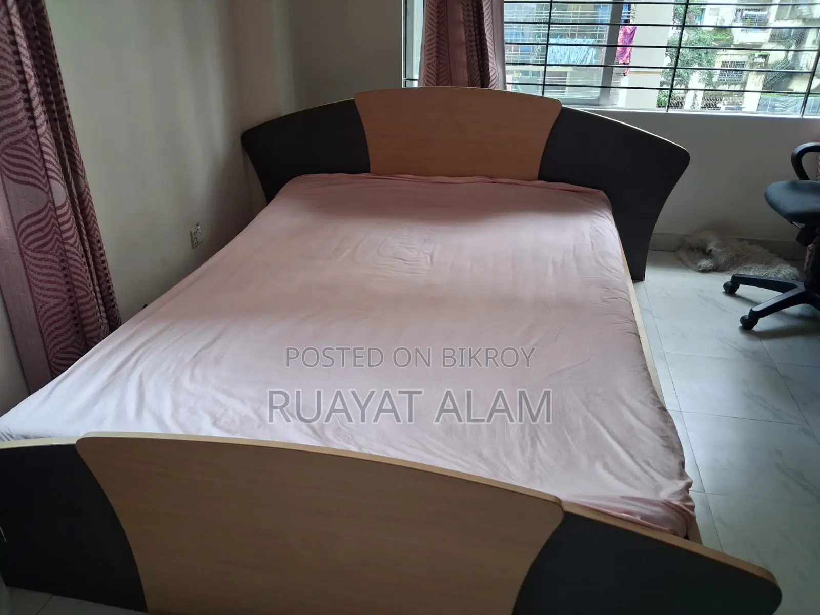 বিছানা এবং তোশক বিক্রয়ের জন্য