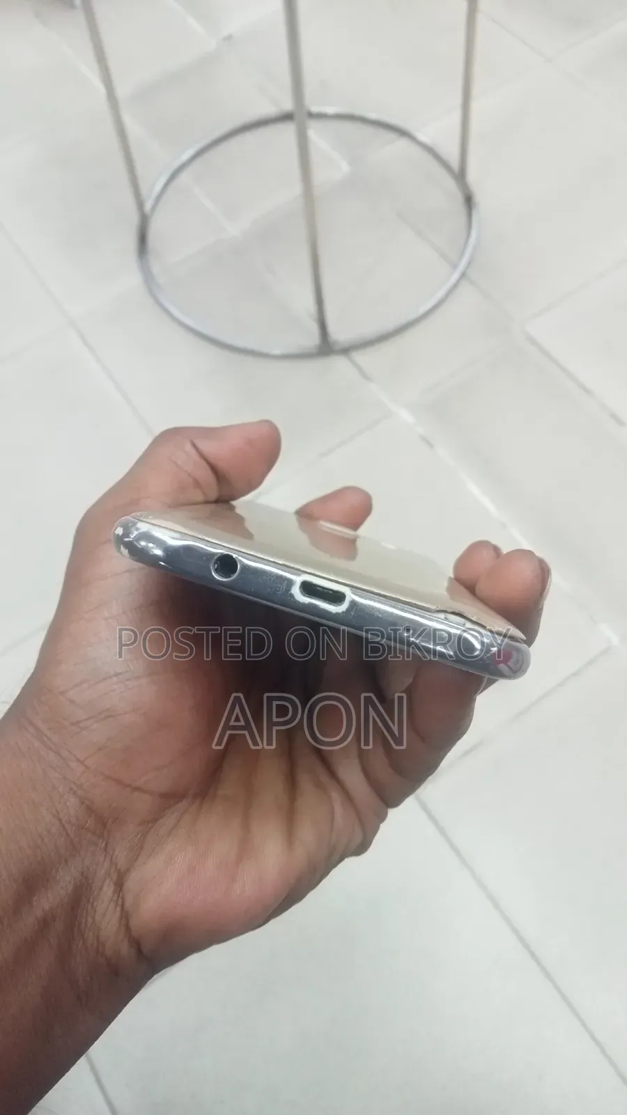 Samsung Galaxy J5 8 GB Gold