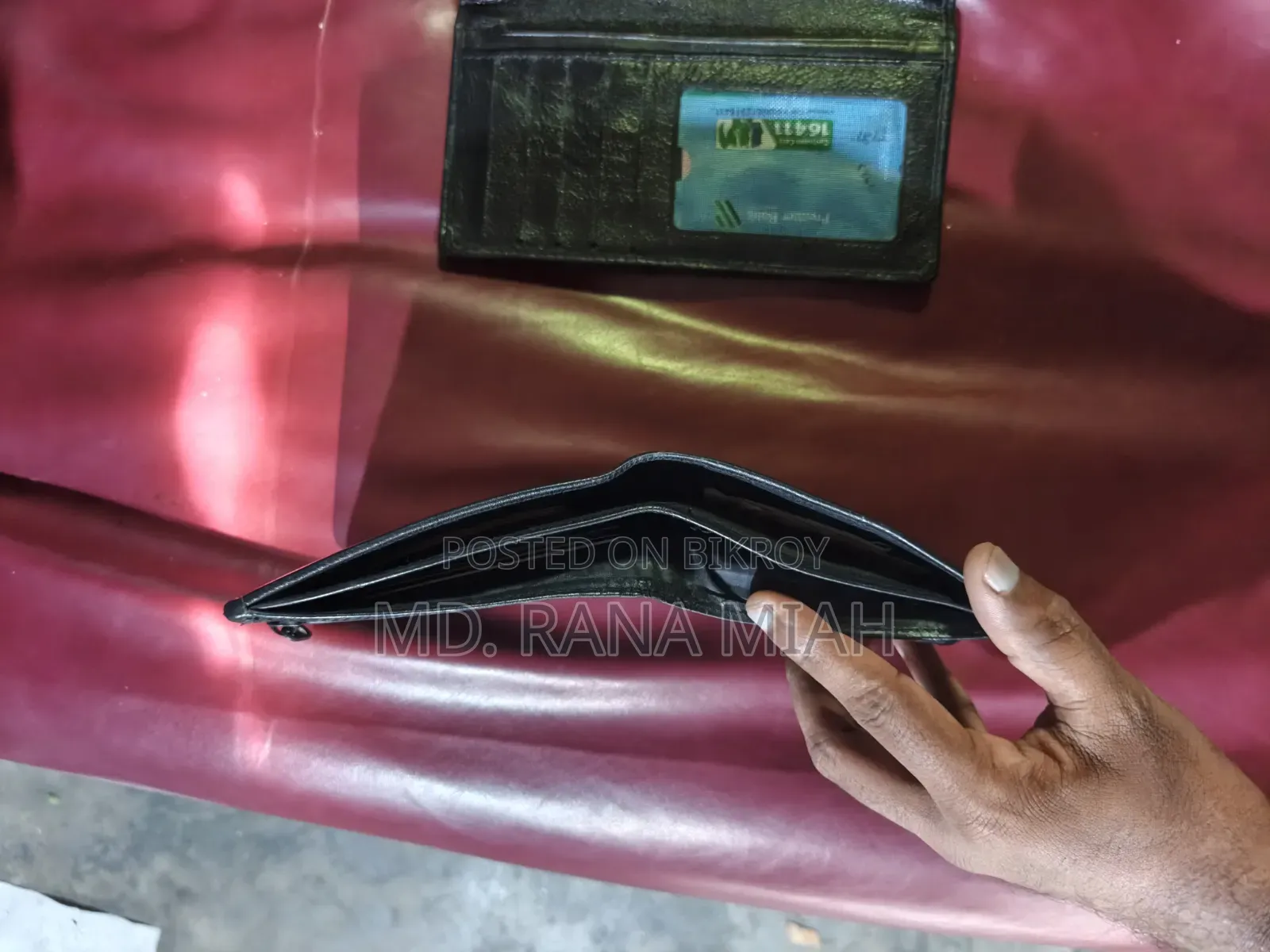 মানিব্যাগ (২ পিস) একটি নতুন আরেকটি দুই মাস ব্যবহৃত