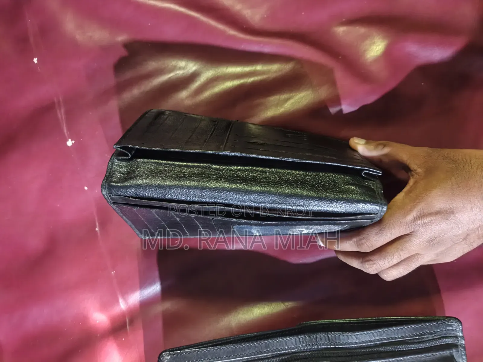 মানিব্যাগ (২ পিস) একটি নতুন আরেকটি দুই মাস ব্যবহৃত