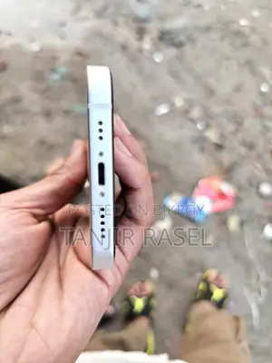 অ্যাপল আইফোন ১২ ১২৮ জিবি সাদা