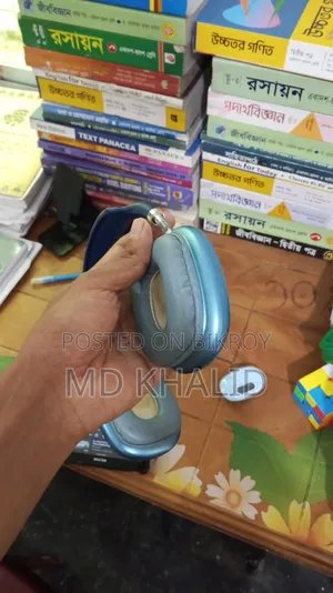 পি৯ হেডফোন