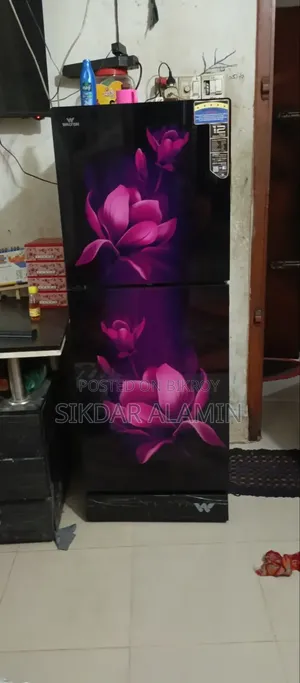 একটি ওয়ালটন ফ্রিজ বিক্রি করা হবে