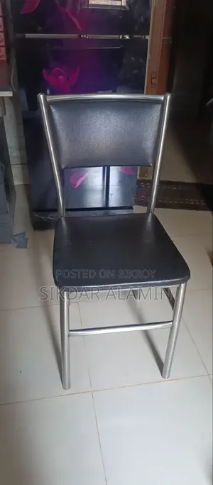 চেয়ার বিক্রি করা হবে