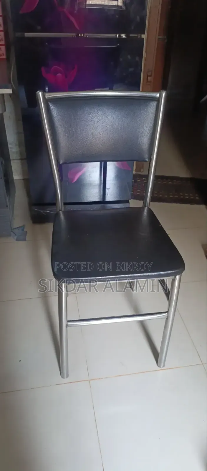 চেয়ার বিক্রি করা হবে