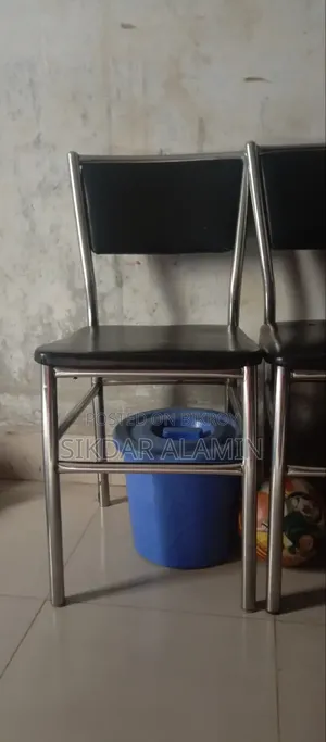 চেয়ার বিক্রি করা হবে